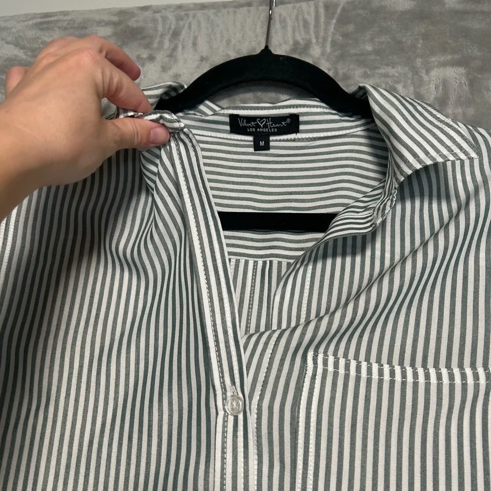 Velvet Heart Los Angeles Button Down Shirt Women’s Medium Green White Stripe